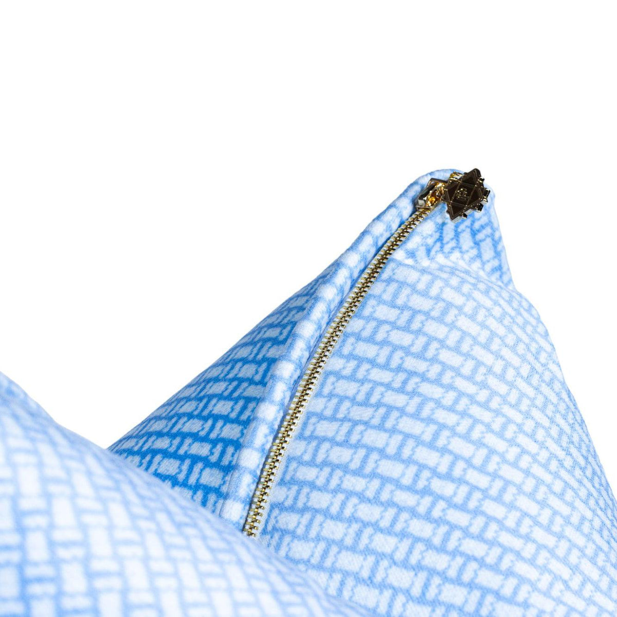 Maximo Barely Blue | Throw Pillow