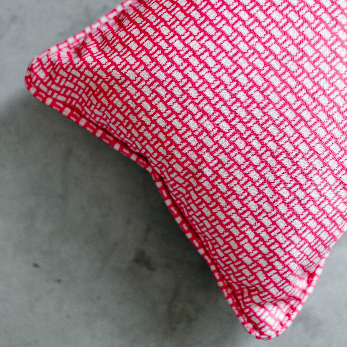 Maximo Orchid Pink | Throw Pillow