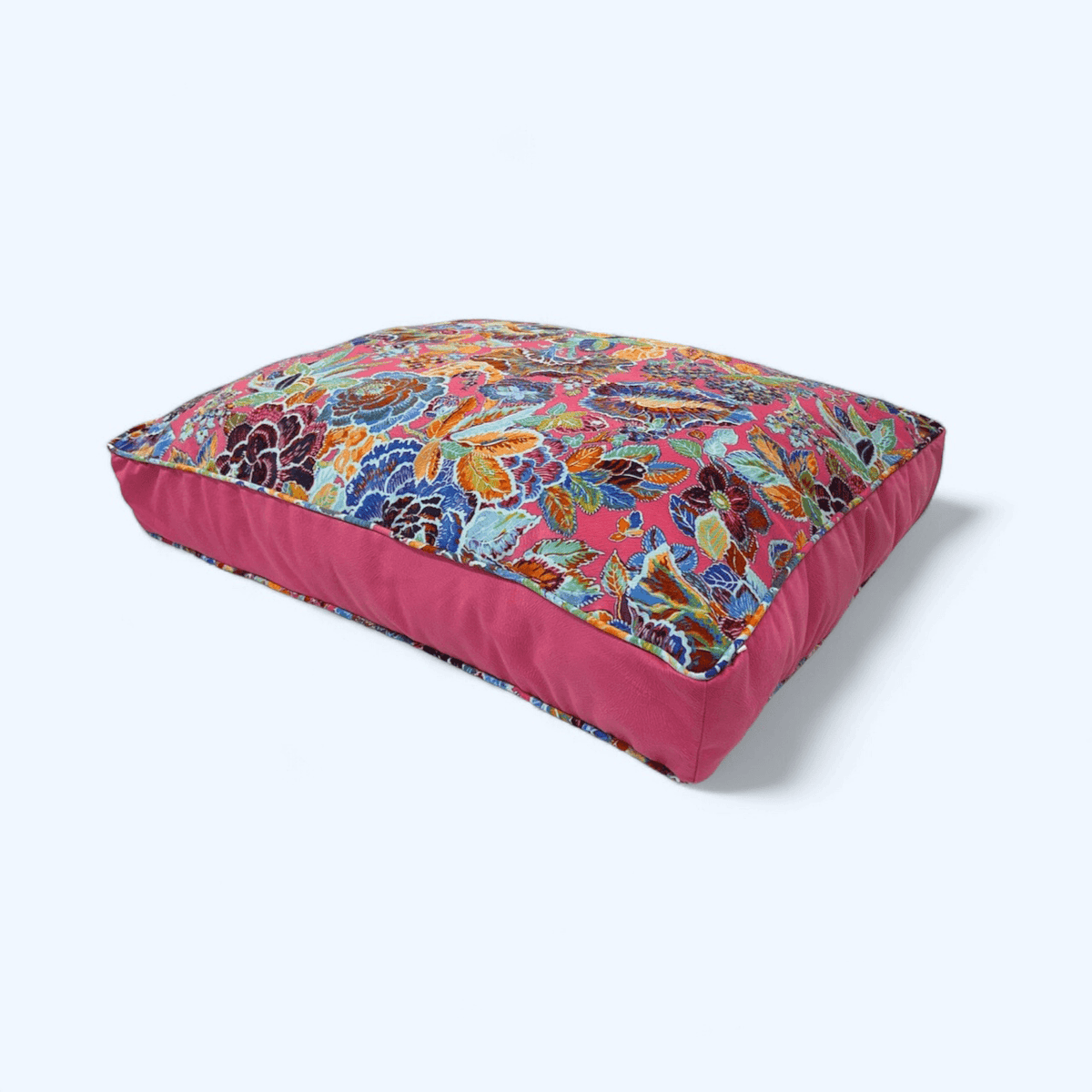 The Roxie - Angle View - Pet Bed