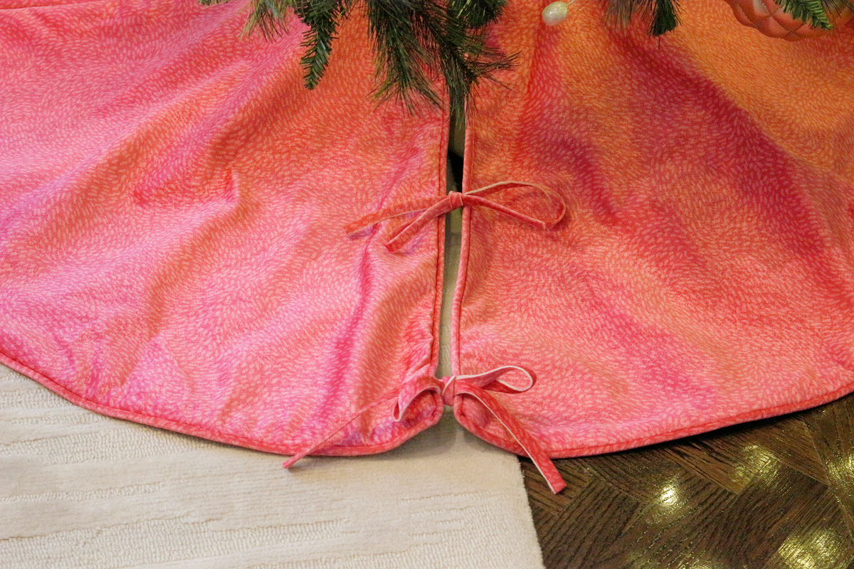 Sugarplum Dream Tree Skirt | Reversible Green & Pink Pattern