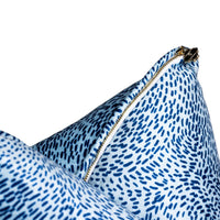 pillow-20inch-delicate-blue-detail